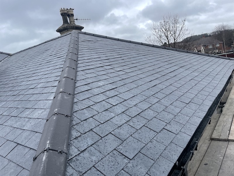 AL Roofing & Sons Ltd completing a new roof